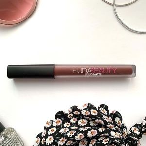 HUDA Beauty Liquid Matte Lipstick | Vixen